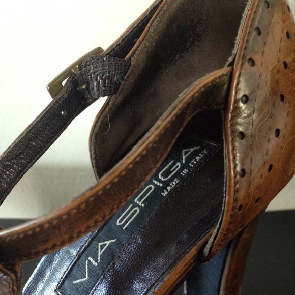 Vintage Italian Leather Via Spiga T-Strap Heels - Picture 4 of 7